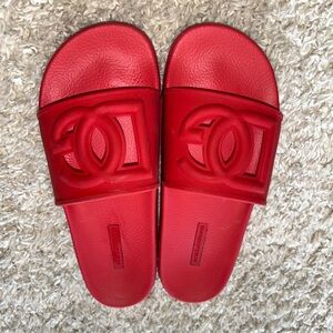 Dolce & Gabbana Vibrant Red Logo Slides